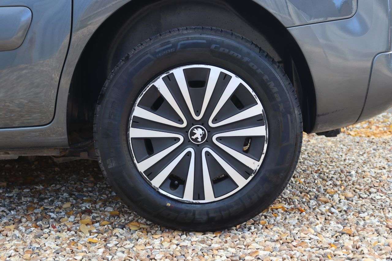 2013 PEUGEOT PARTNER TEPEE 2013 PEUGEOT PARTNER TEPEE