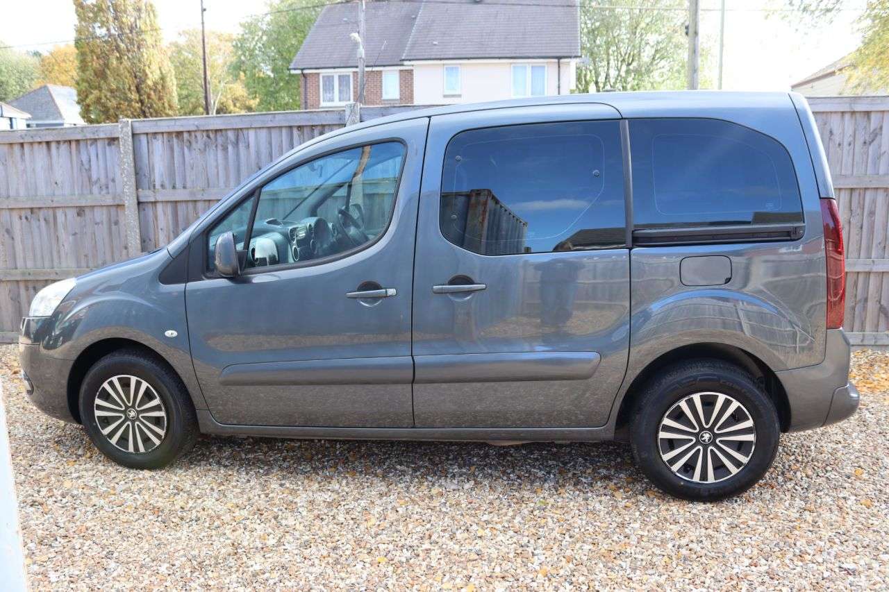 2013 PEUGEOT PARTNER TEPEE 2013 PEUGEOT PARTNER TEPEE