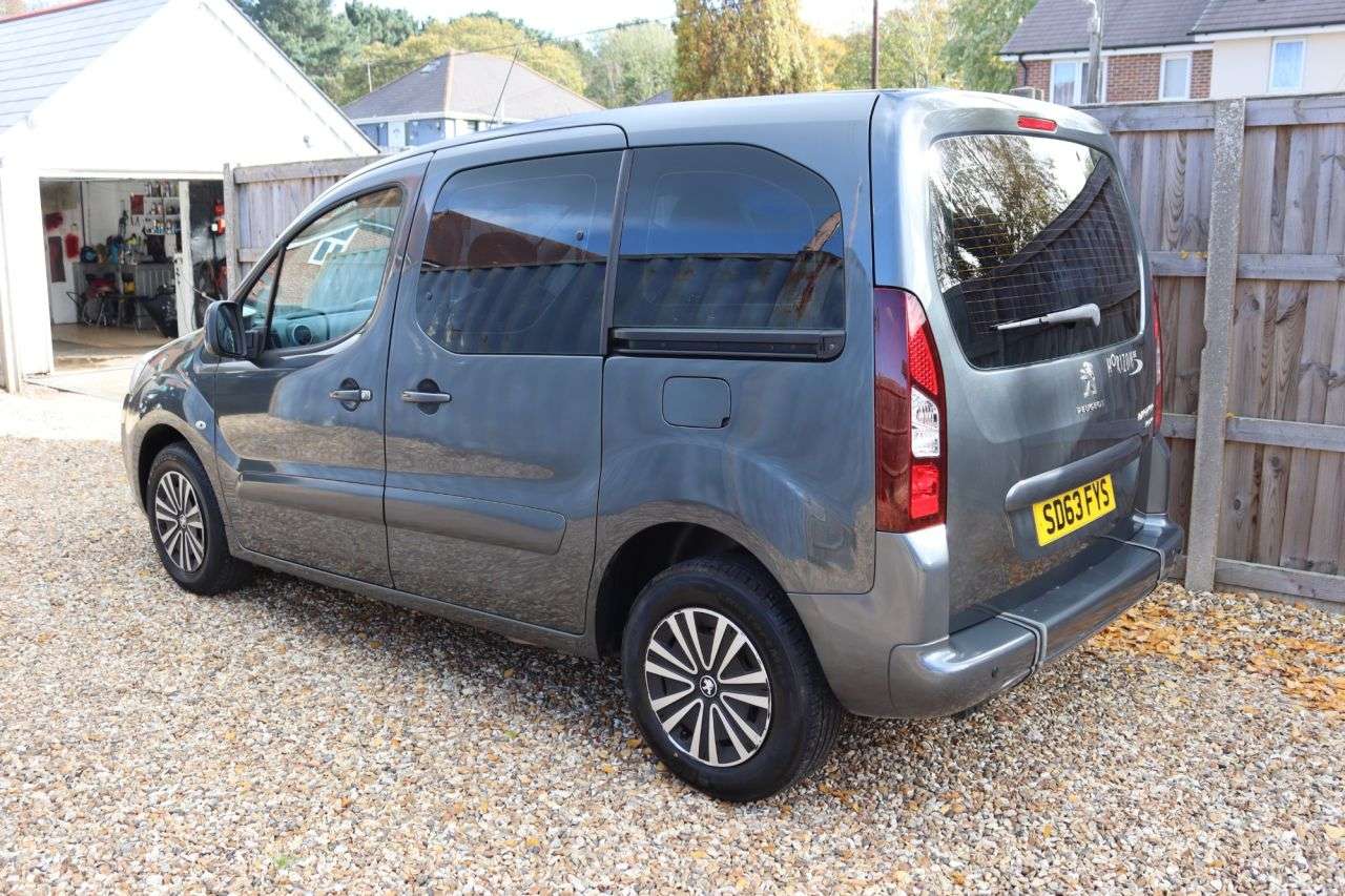 2013 PEUGEOT PARTNER TEPEE 2013 PEUGEOT PARTNER TEPEE