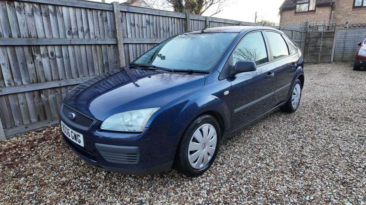A 2006 FORD FOCUS 1.6 LX Hatchback 5dr Petrol Manual (161 g/km, 113 bhp) LONG MOT / SERVICED A 2006 FORD FOCUS 1.6 LX Hatchback 5dr Petrol Manual (161 g/km, 113 bhp) LONG MOT / SERVICED