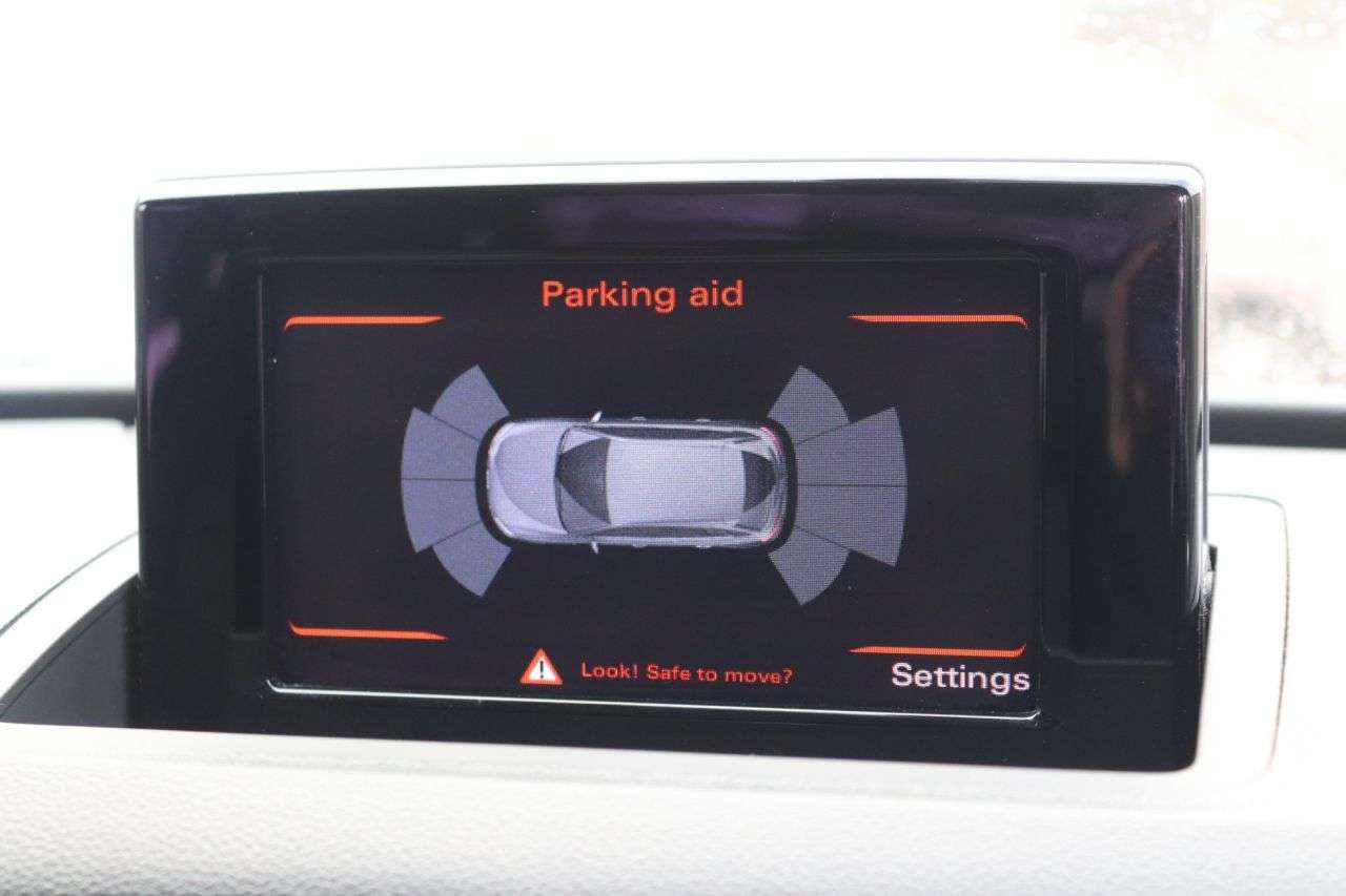 2015 AUDI Q3 2015 AUDI Q3