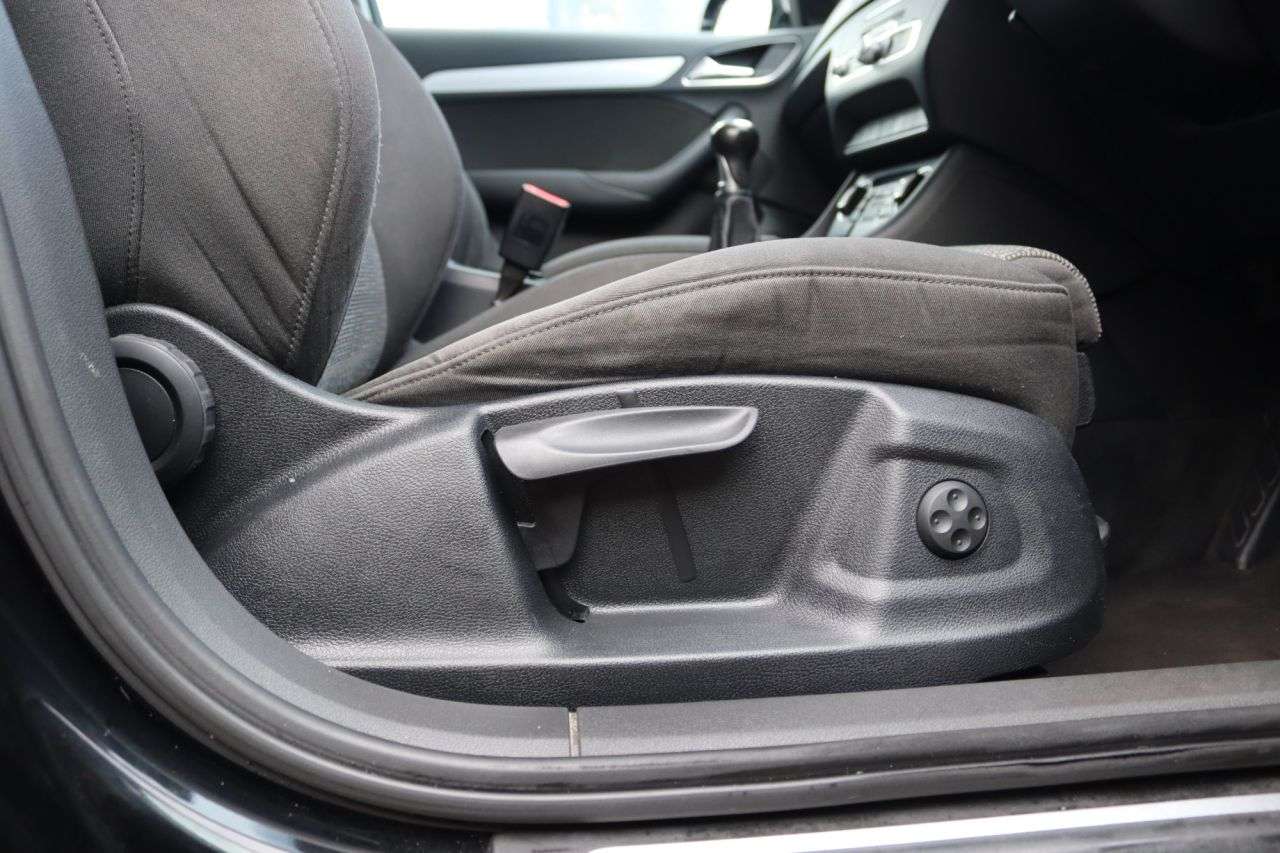 2015 AUDI Q3 2015 AUDI Q3