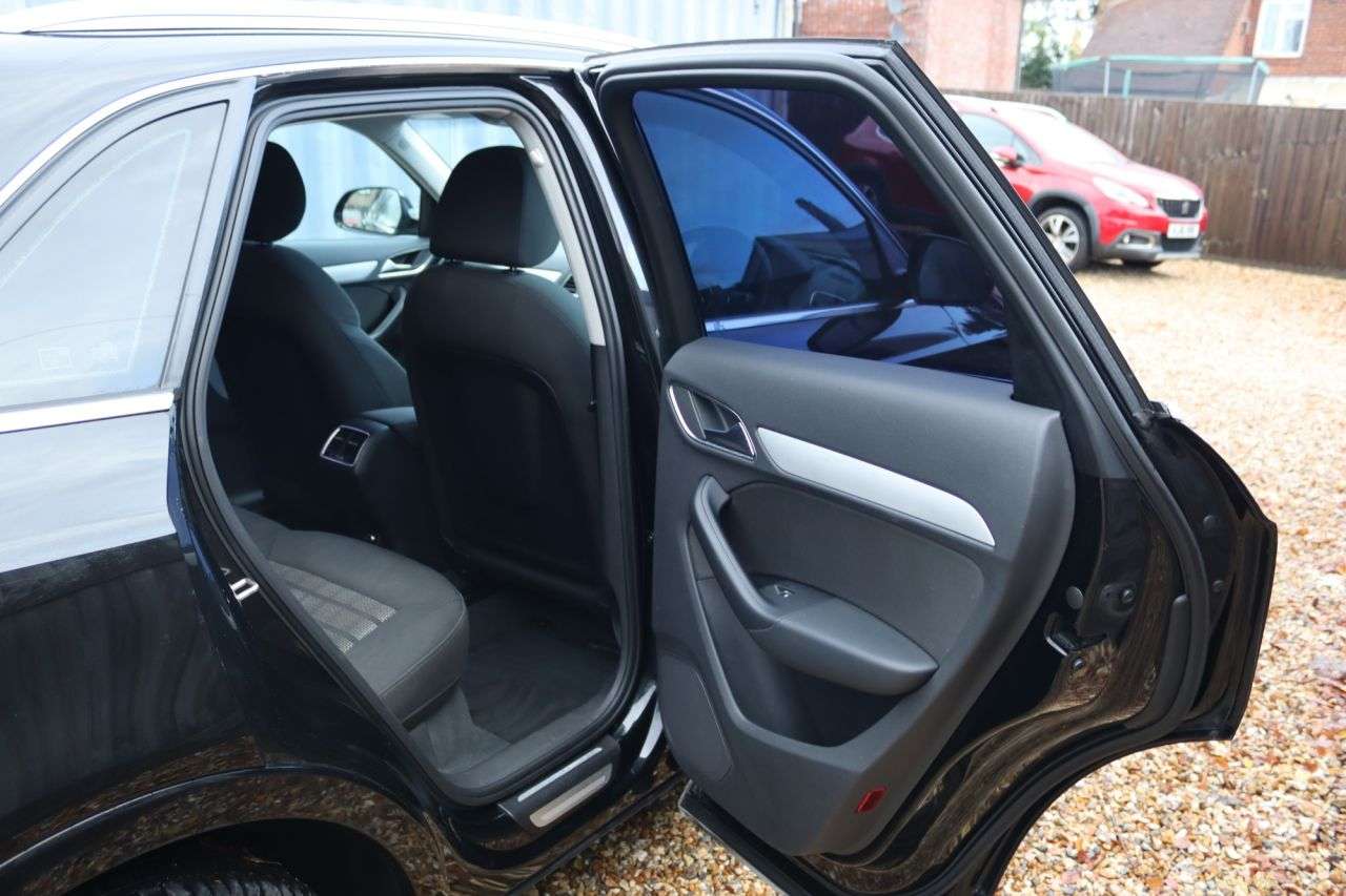 2015 AUDI Q3 2015 AUDI Q3