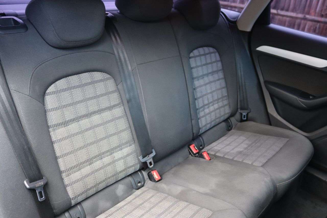 2015 AUDI Q3 2015 AUDI Q3