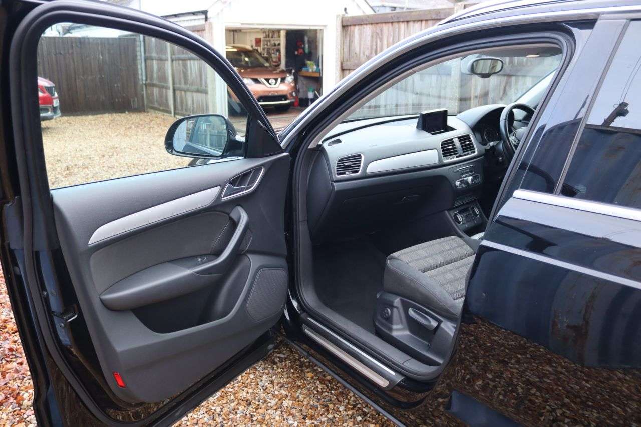 2015 AUDI Q3 2015 AUDI Q3