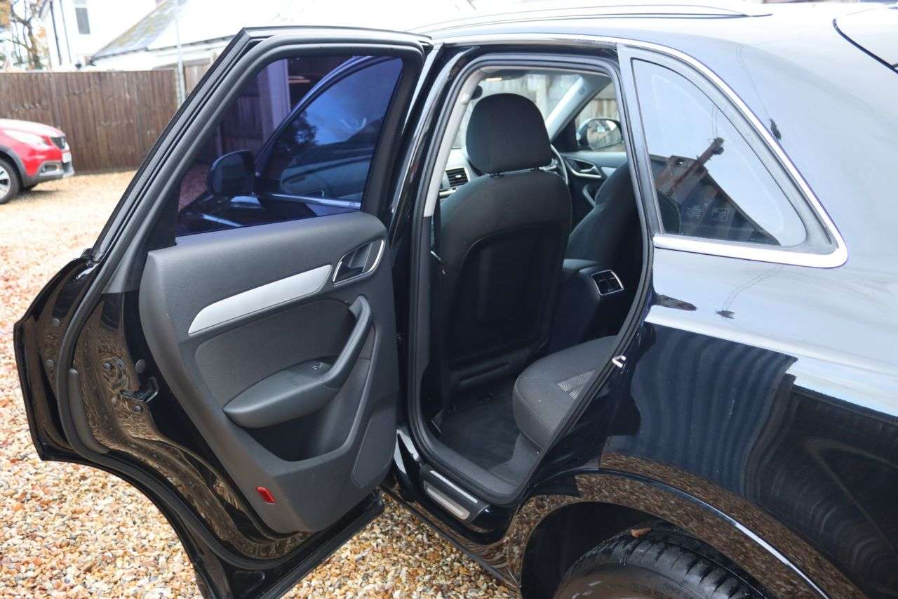 2015 AUDI Q3 2015 AUDI Q3