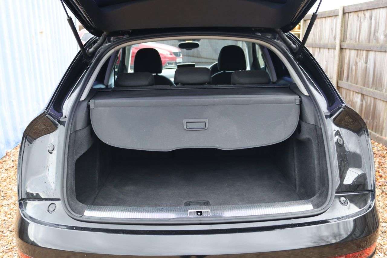 2015 AUDI Q3 2015 AUDI Q3