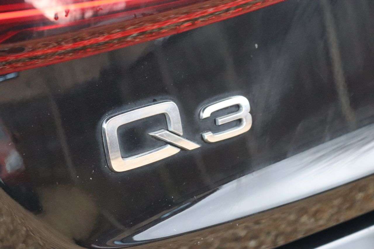 2015 AUDI Q3 2015 AUDI Q3
