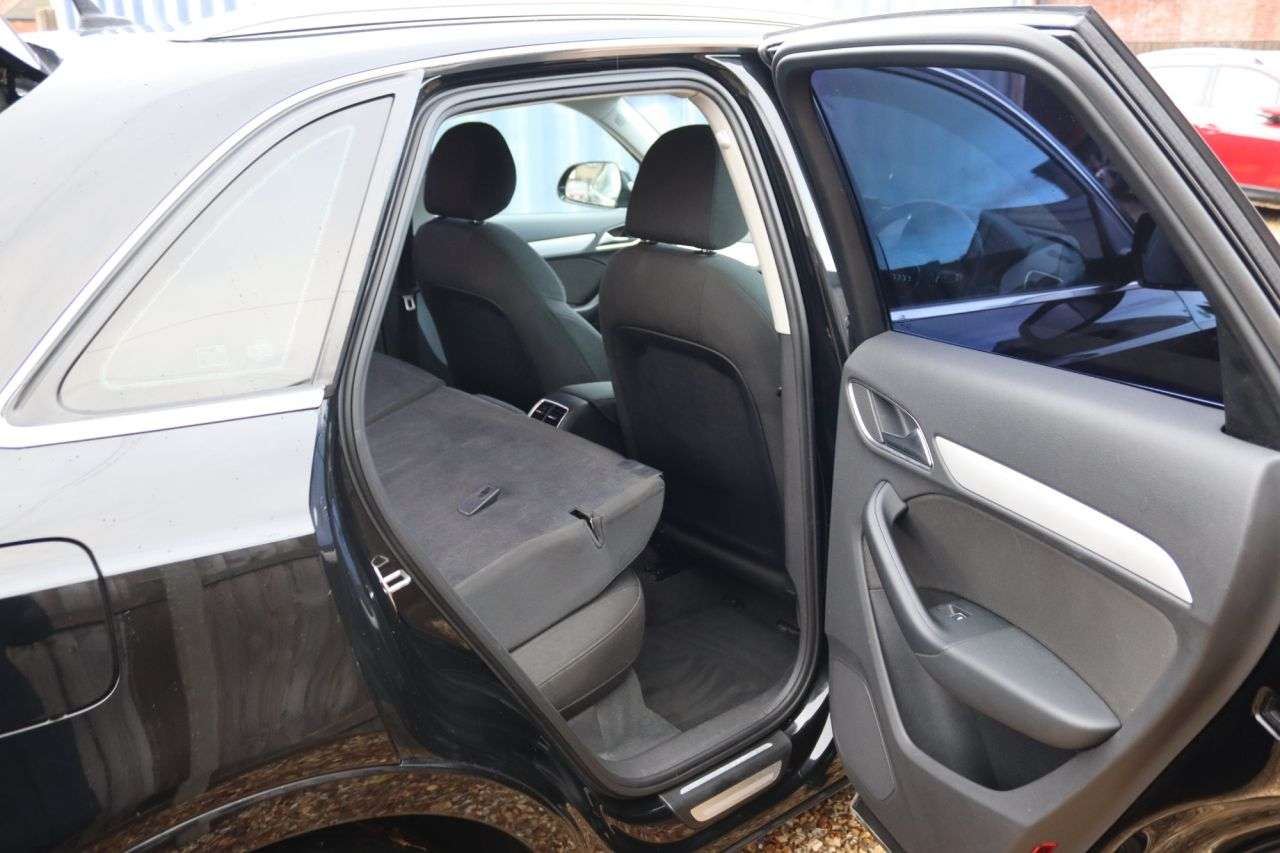 2015 AUDI Q3 2015 AUDI Q3