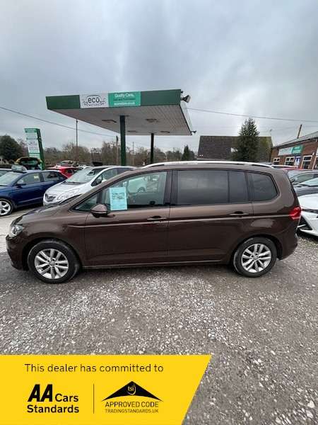 A 2016 VOLKSWAGEN TOURAN SE TDI BLUEMOTION TECHNOLOGY- SAT NAV - FSH- PANORAMIC ROOF - PARKING SENSORS 7 SEATER A 2016 VOLKSWAGEN TOURAN SE TDI BLUEMOTION TECHNOLOGY- SAT NAV - FSH- PANORAMIC ROOF - PARKING SENSORS 7 SEATER