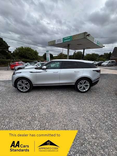 A 2017 LAND ROVER RANGE ROVER VELAR SE D240 AUTO-SAT NAVIGATION-HEATED SEATS-PANORAMIC ROOF-UPGRADED SOUND SYSTEM-PARKING CAMERA-FULL MAIN DEALER SERVICE HISTORY!! A 2017 LAND ROVER RANGE ROVER VELAR SE D240 AUTO-SAT NAVIGATION-HEATED SEATS-PANORAMIC ROOF-UPGRADED SOUND SYSTEM-PARKING CAMERA-FULL MAIN DEALER SERVICE HISTORY!!