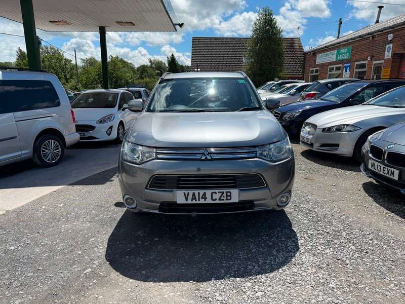 A 2014 MITSUBISHI OUTLANDER PHEV GX 4HS,, BLUETOOTH, HEATED LEATHER SEATS, SUNROOF A 2014 MITSUBISHI OUTLANDER PHEV GX 4HS,, BLUETOOTH, HEATED LEATHER SEATS, SUNROOF