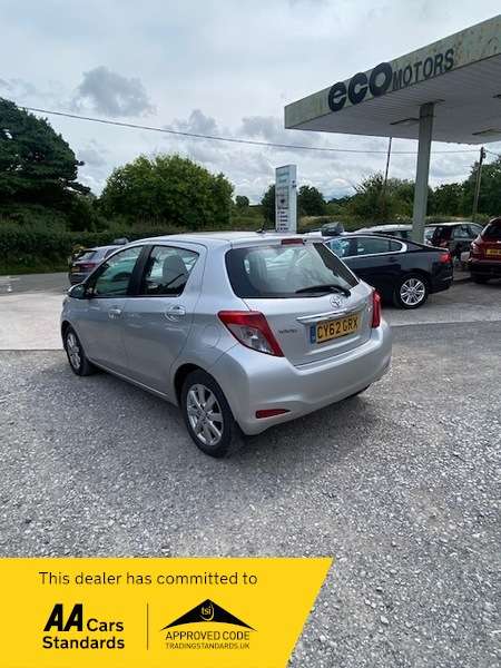 2012 TOYOTA YARIS 2012 TOYOTA YARIS