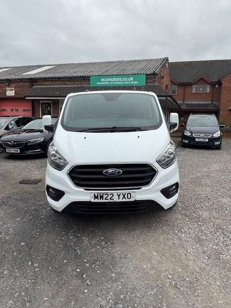 A 2022 FORD TRANSIT CUSTOM 300 LIMITED DCIV ECOBLUE-GREAT FOR THE FAMILY TRIPS OUT-FRONT AND REAR PARKING SENSORS-GREAT SERVICE HISTORY!! A 2022 FORD TRANSIT CUSTOM 300 LIMITED DCIV ECOBLUE-GREAT FOR THE FAMILY TRIPS OUT-FRONT AND REAR PARKING SENSORS-GREAT SERVICE HISTORY!!