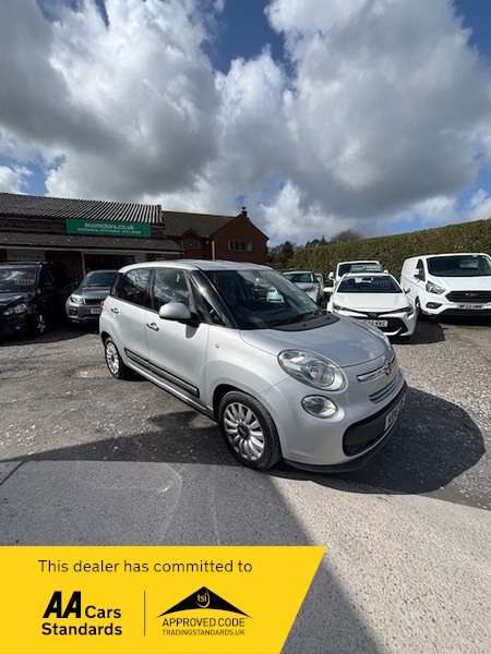 A 2016 FIAT 500L MULTIJET POP STAR DUALOGIC-GREAT SERVICE HISTORY-2 PREVIOUS OWNERS-AUTOMATIC-£20 ROAD TAX!! A 2016 FIAT 500L MULTIJET POP STAR DUALOGIC-GREAT SERVICE HISTORY-2 PREVIOUS OWNERS-AUTOMATIC-£20 ROAD TAX!!