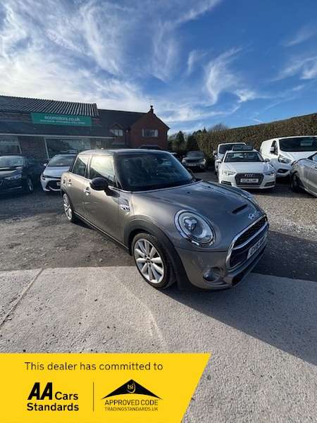 A 2016 MINI MINI COOPER SD-MANUAL-SAT NAVIGATION-VERY SOUGHT AFTER VEHICLE IN METALLIC SILVER-GOOD SERVICE HISTORY-2 KEYS-£35 ROAD TAX!! A 2016 MINI MINI COOPER SD-MANUAL-SAT NAVIGATION-VERY SOUGHT AFTER VEHICLE IN METALLIC SILVER-GOOD SERVICE HISTORY-2 KEYS-£35 ROAD TAX!!