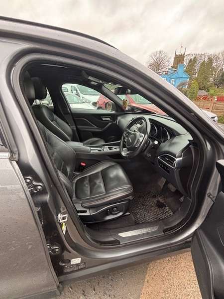 2017 JAGUAR F-PACE 2017 JAGUAR F-PACE