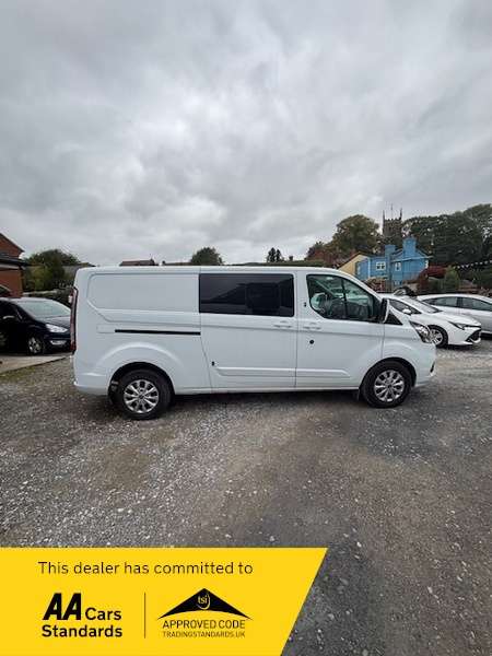 A 2022 FORD TRANSIT CUSTOM 300 LIMITED DCIV ECOBLUE-GREAT FOR THE FAMILY TRIPS OUT-FRONT AND REAR PARKING SENSORS-GREAT SERVICE HISTORY!! A 2022 FORD TRANSIT CUSTOM 300 LIMITED DCIV ECOBLUE-GREAT FOR THE FAMILY TRIPS OUT-FRONT AND REAR PARKING SENSORS-GREAT SERVICE HISTORY!!