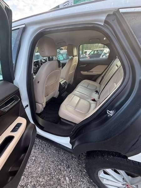 2016 JAGUAR F-PACE 2016 JAGUAR F-PACE