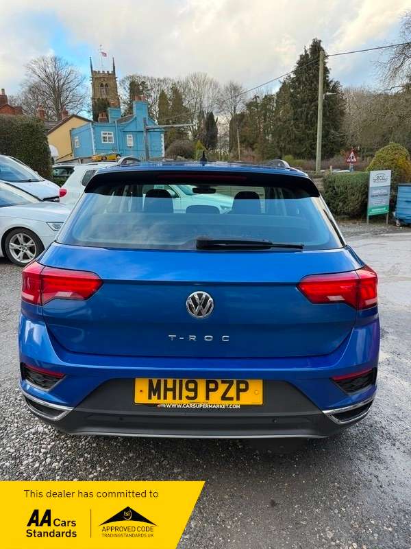 A 2019 VOLKSWAGEN T-ROC SE TDI A 2019 VOLKSWAGEN T-ROC SE TDI