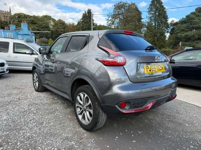 A 2015 NISSAN JUKE AUTOMATIC TEKNA XTRONIC Sat nav Heated seats Parking camera A 2015 NISSAN JUKE AUTOMATIC TEKNA XTRONIC Sat nav Heated seats Parking camera