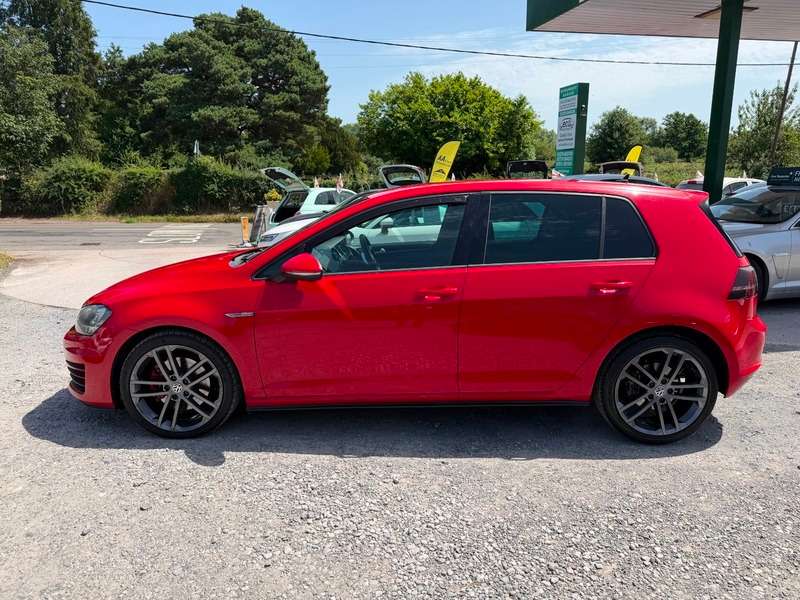 A 2015 VOLKSWAGEN GOLF GTD A 2015 VOLKSWAGEN GOLF GTD