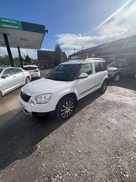 A 2019 SKODA YETI LAURIN AND KLEMENT TDI CR-FRONT AND REAR PARKING SENSORS-SAT NAVIGATION-HEATED SEATS-FULL SKODA SERVICE HISTORY-CAM BELT CHANGED A 2019 SKODA YETI LAURIN AND KLEMENT TDI CR-FRONT AND REAR PARKING SENSORS-SAT NAVIGATION-HEATED SEATS-FULL SKODA SERVICE HISTORY-CAM BELT CHANGED