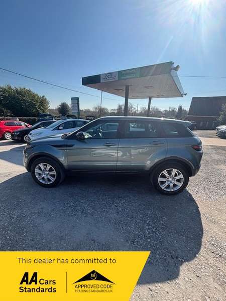 A 2016 LAND ROVER RANGE ROVER EVOQUE TD4 SE TECH WHAT A CAR 2 PREVIOUS OWNERS-NEW TIMING CHAIN FITTED IN 2023-ULEZ COMPLIANT-SAT NAVIGATION-PARKING AID-HEATED SEATS! A 2016 LAND ROVER RANGE ROVER EVOQUE TD4 SE TECH WHAT A CAR 2 PREVIOUS OWNERS-NEW TIMING CHAIN FITTED IN 2023-ULEZ COMPLIANT-SAT NAVIGATION-PARKING AID-HEATED SEATS!