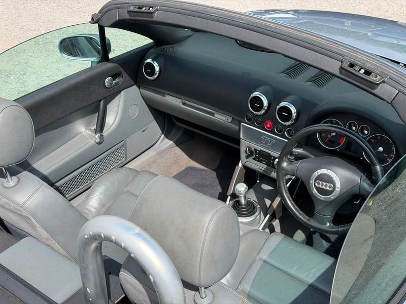 2004 AUDI TT 2004 AUDI TT