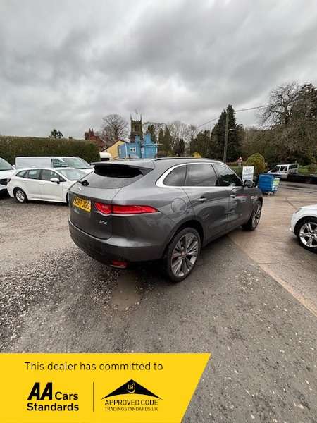 2017 JAGUAR F-PACE 2017 JAGUAR F-PACE