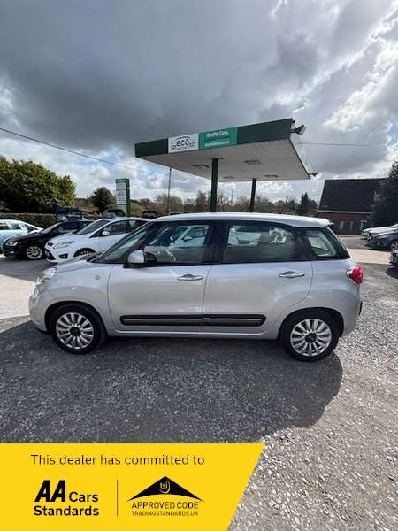 A 2016 FIAT 500L MULTIJET POP STAR DUALOGIC-GREAT SERVICE HISTORY-2 PREVIOUS OWNERS-AUTOMATIC-£20 ROAD TAX!! A 2016 FIAT 500L MULTIJET POP STAR DUALOGIC-GREAT SERVICE HISTORY-2 PREVIOUS OWNERS-AUTOMATIC-£20 ROAD TAX!!