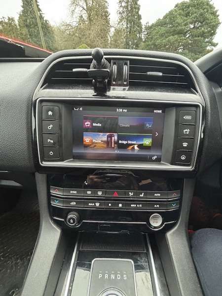 2017 JAGUAR F-PACE 2017 JAGUAR F-PACE