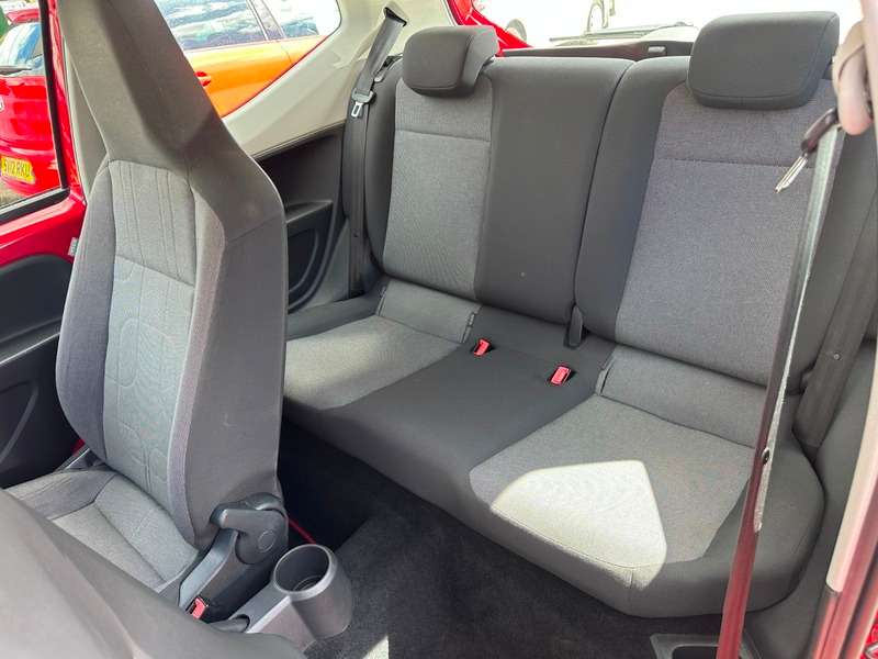 2013 VOLKSWAGEN UP 2013 VOLKSWAGEN UP