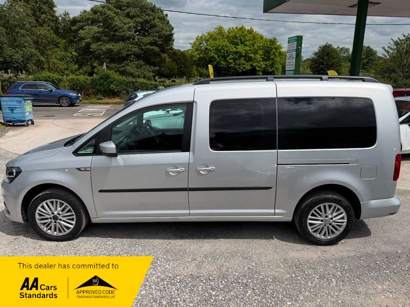 A 2016 VOLKSWAGEN CADDY MAXI C20 LIFE TDI A 2016 VOLKSWAGEN CADDY MAXI C20 LIFE TDI