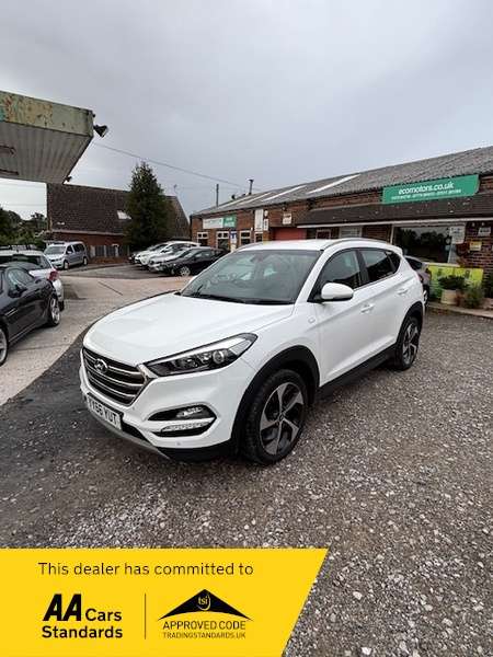 A 2017 HYUNDAI TUCSON CRDI SPORT EDITION-SAT NAVIGATION-HEATED SEATS-PARKING CAMERA-2 PREVIOUS OWNERS-35 ROAD TAX-FULL LEATHER INTERIOR!! A 2017 HYUNDAI TUCSON CRDI SPORT EDITION-SAT NAVIGATION-HEATED SEATS-PARKING CAMERA-2 PREVIOUS OWNERS-35 ROAD TAX-FULL LEATHER INTERIOR!!