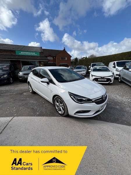 A 2017 VAUXHALL ASTRA SRI-GREAT SERVICE HISTORY -1 PREVIOUS OWNER-APPLE CAR PLAY!! A 2017 VAUXHALL ASTRA SRI-GREAT SERVICE HISTORY -1 PREVIOUS OWNER-APPLE CAR PLAY!!