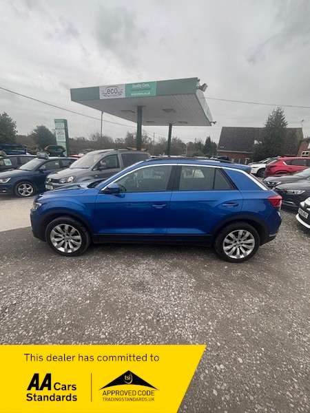 A 2019 VOLKSWAGEN T-ROC SE TDI A 2019 VOLKSWAGEN T-ROC SE TDI
