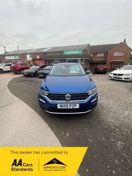 A 2019 VOLKSWAGEN T-ROC SE TDI A 2019 VOLKSWAGEN T-ROC SE TDI