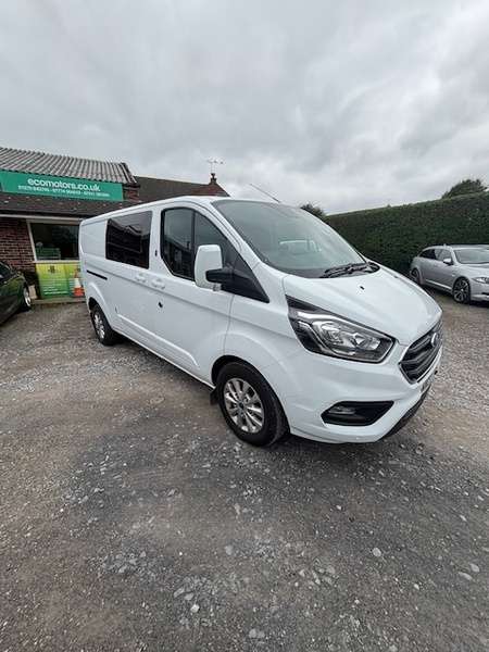 A 2022 FORD TRANSIT CUSTOM 300 LIMITED DCIV ECOBLUE-GREAT FOR THE FAMILY TRIPS OUT-FRONT AND REAR PARKING SENSORS-GREAT SERVICE HISTORY!! A 2022 FORD TRANSIT CUSTOM 300 LIMITED DCIV ECOBLUE-GREAT FOR THE FAMILY TRIPS OUT-FRONT AND REAR PARKING SENSORS-GREAT SERVICE HISTORY!!