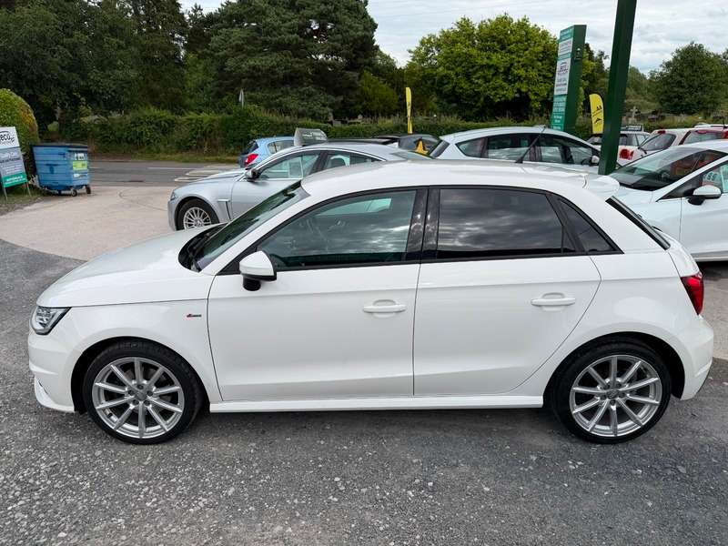 2016 AUDI A1 2016 AUDI A1