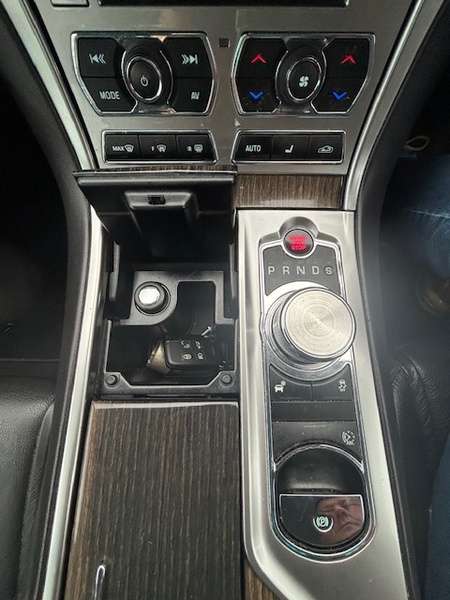 2015 JAGUAR XF 2015 JAGUAR XF