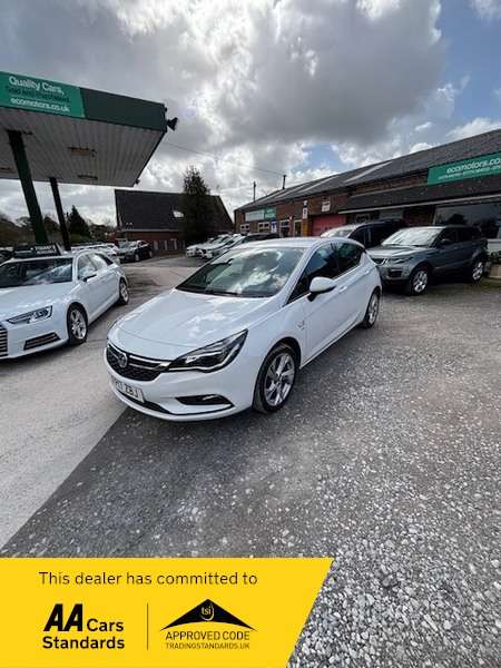 A 2017 VAUXHALL ASTRA SRI-GREAT SERVICE HISTORY -1 PREVIOUS OWNER-APPLE CAR PLAY!! A 2017 VAUXHALL ASTRA SRI-GREAT SERVICE HISTORY -1 PREVIOUS OWNER-APPLE CAR PLAY!!