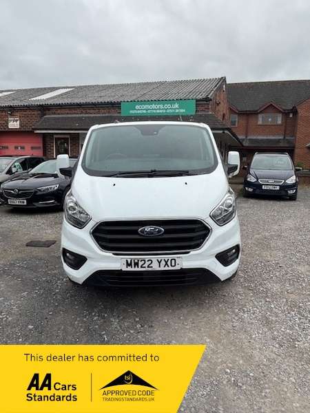 A 2022 FORD TRANSIT CUSTOM 300 LIMITED DCIV ECOBLUE-GREAT FOR THE FAMILY TRIPS OUT-FRONT AND REAR PARKING SENSORS-GREAT SERVICE HISTORY!! A 2022 FORD TRANSIT CUSTOM 300 LIMITED DCIV ECOBLUE-GREAT FOR THE FAMILY TRIPS OUT-FRONT AND REAR PARKING SENSORS-GREAT SERVICE HISTORY!!