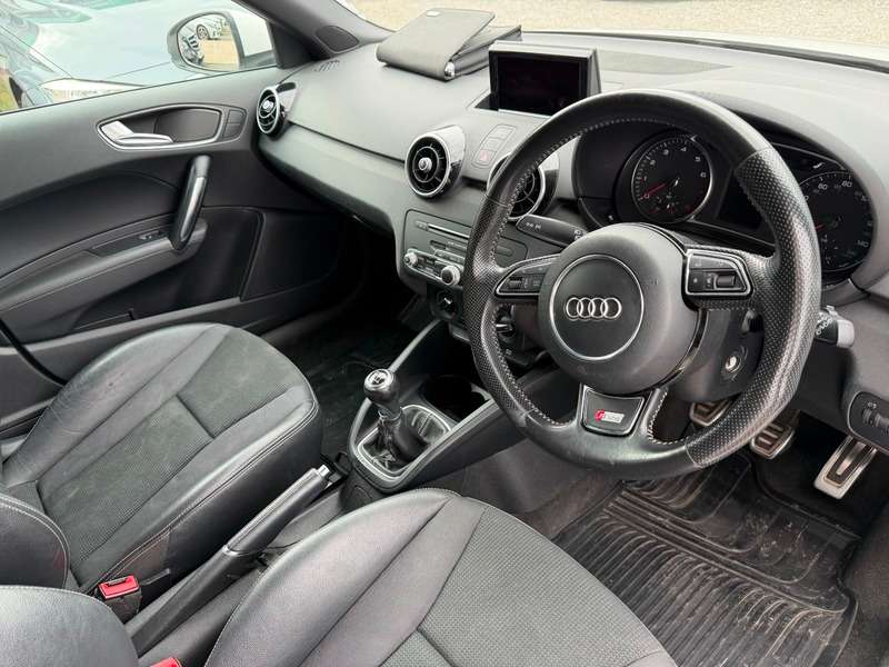 2016 AUDI A1 2016 AUDI A1