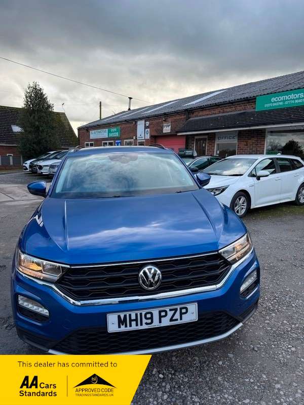 A 2019 VOLKSWAGEN T-ROC SE TDI A 2019 VOLKSWAGEN T-ROC SE TDI