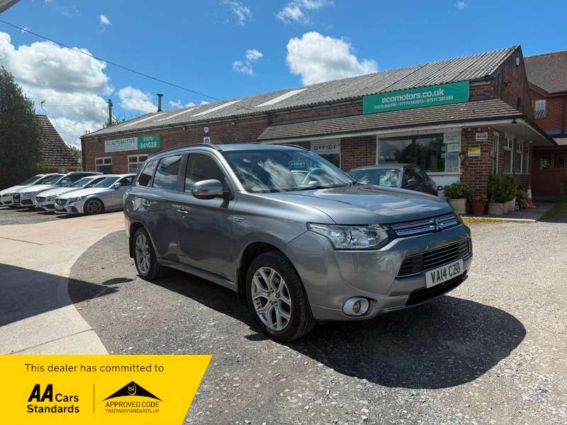 A 2014 MITSUBISHI OUTLANDER PHEV GX 4HS,, BLUETOOTH, HEATED LEATHER SEATS, SUNROOF A 2014 MITSUBISHI OUTLANDER PHEV GX 4HS,, BLUETOOTH, HEATED LEATHER SEATS, SUNROOF