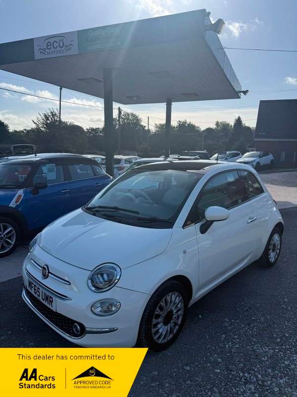 A 2015 FIAT 500 LOUNGE Panoramic roof £20 Tax cheap insurance ideal first car great economy perfect for round the town A 2015 FIAT 500 LOUNGE Panoramic roof £20 Tax cheap insurance ideal first car great economy perfect for round the town
