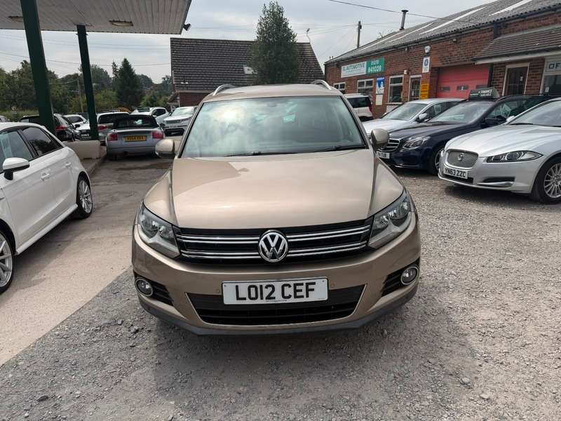 A 2012 VOLKSWAGEN TIGUAN SPORT TDI BLUEMOTION TECHNOLOGY 4MOTION A 2012 VOLKSWAGEN TIGUAN SPORT TDI BLUEMOTION TECHNOLOGY 4MOTION