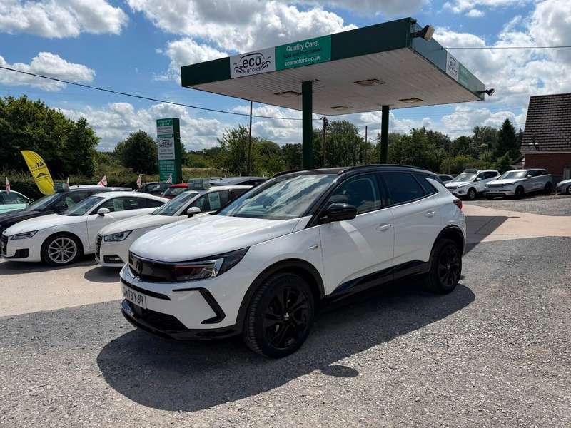 A 2023 VAUXHALL GRANDLAND GS A 2023 VAUXHALL GRANDLAND GS