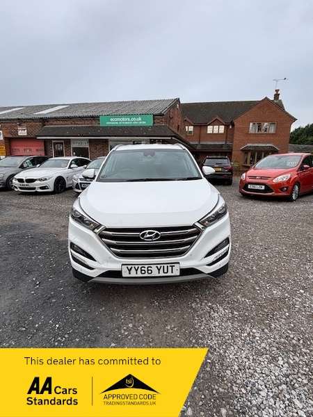 A 2017 HYUNDAI TUCSON CRDI SPORT EDITION-SAT NAVIGATION-HEATED SEATS-PARKING CAMERA-2 PREVIOUS OWNERS-35 ROAD TAX-FULL LEATHER INTERIOR!! A 2017 HYUNDAI TUCSON CRDI SPORT EDITION-SAT NAVIGATION-HEATED SEATS-PARKING CAMERA-2 PREVIOUS OWNERS-35 ROAD TAX-FULL LEATHER INTERIOR!!